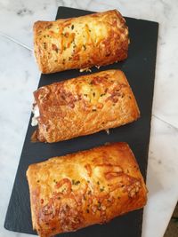 Napolitanas de salchicha y queso 3,10&euro;