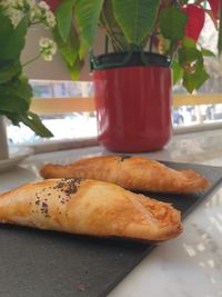 Empanadillas atún y cebolla 3€